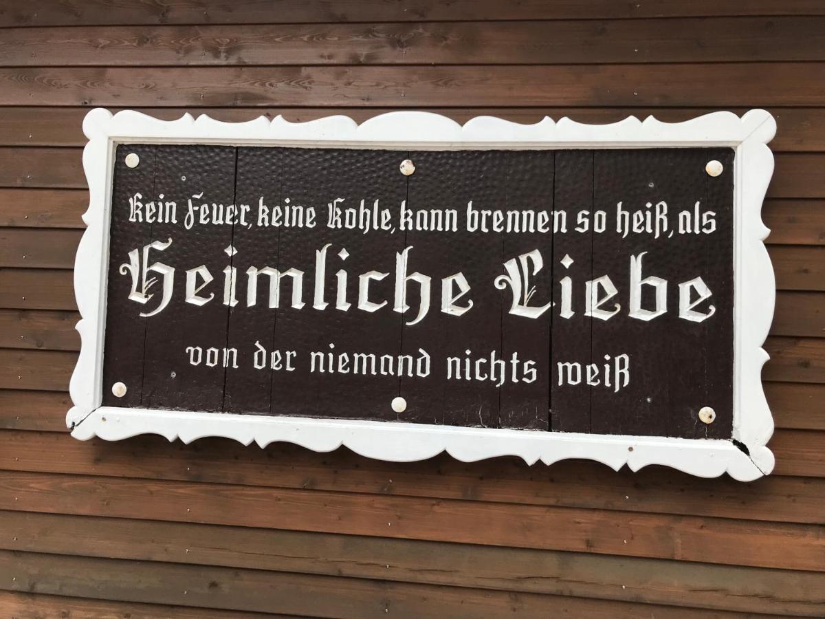 Pension Heimliche Liebe เอสเซน ภายนอก รูปภาพ